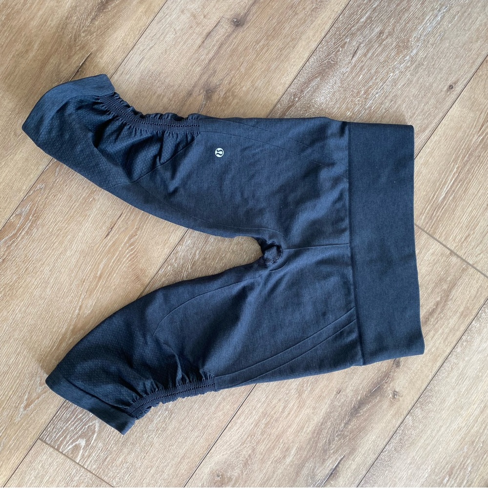 Lululemon capris size 8